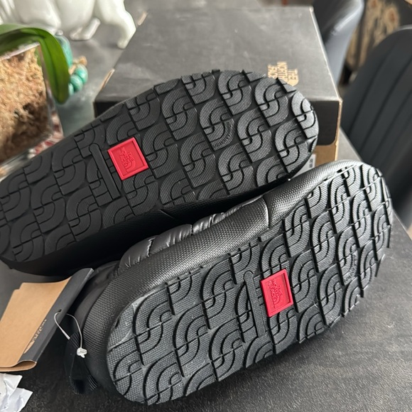 North face thermoball bootie - Picture 2 of 3